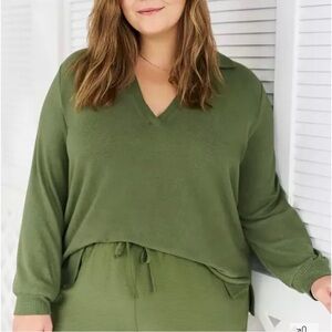 Torrid - Sz 0X Green Belle Isle Collared Top